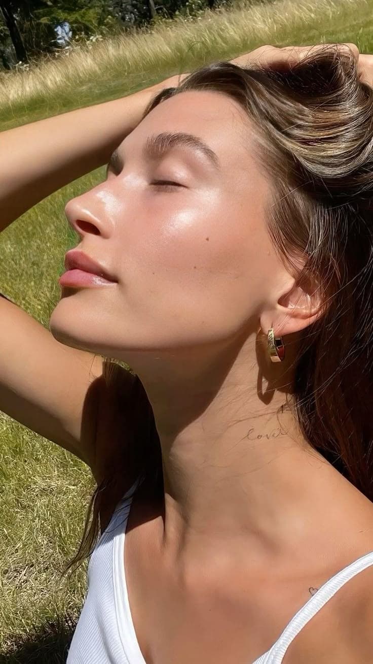 Facial Massage: Where Beauty Meets Emotional Healing